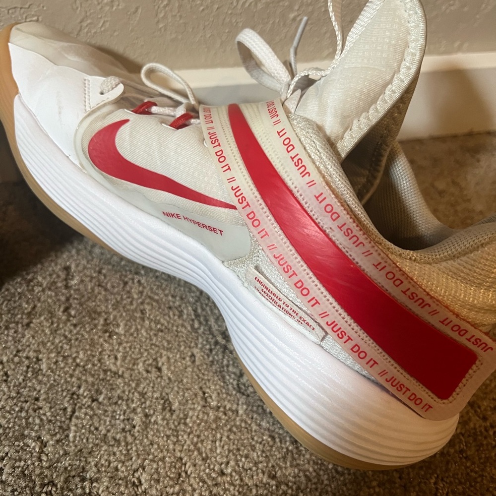 Nike hyperset 9.5 volleyball court shoes